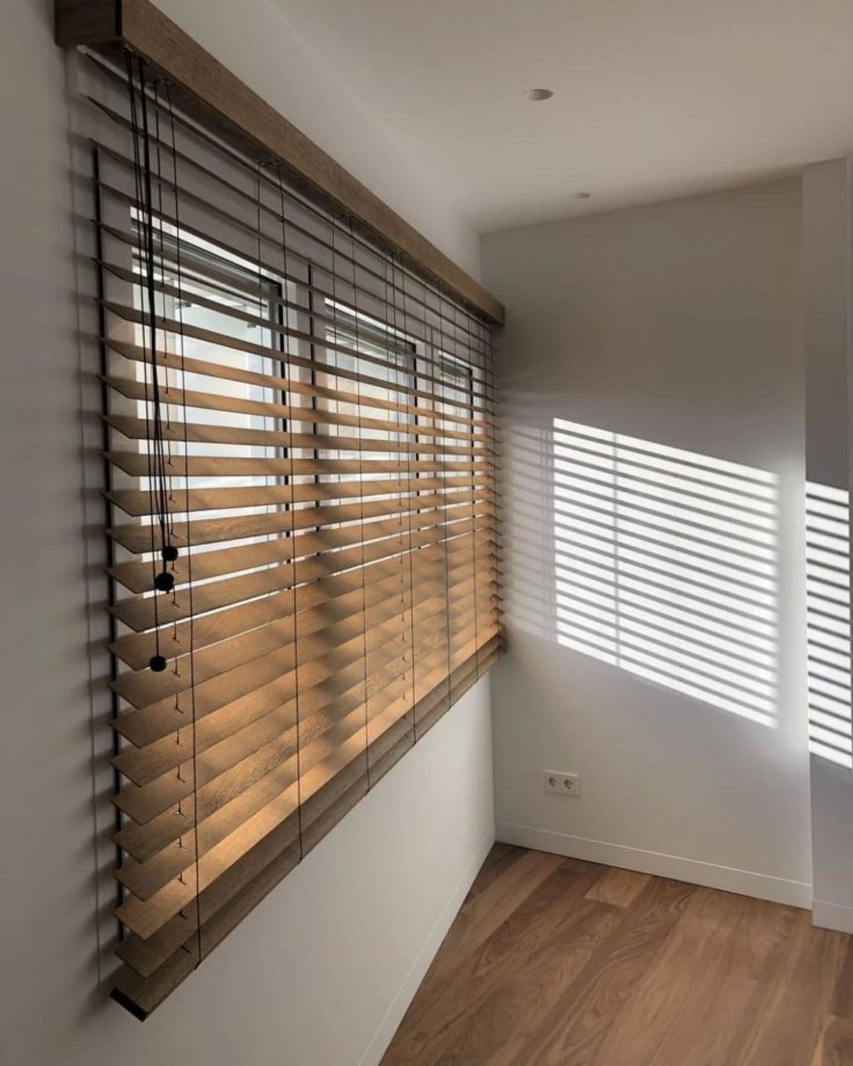 WOODEN BLINDS